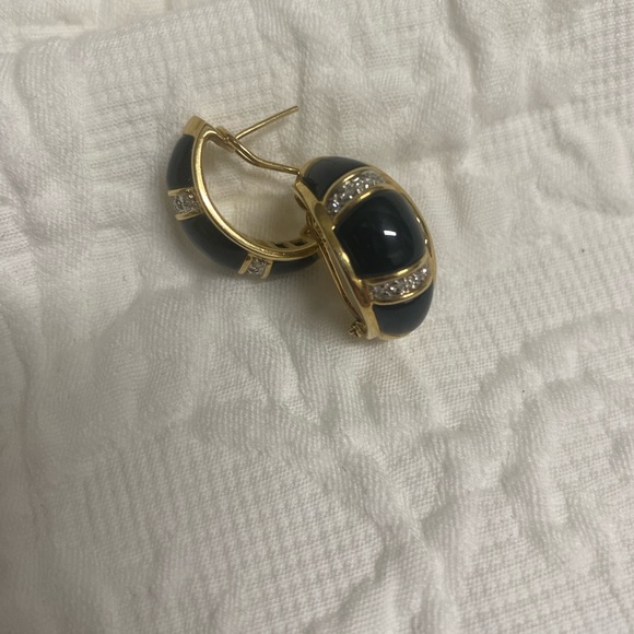 Black onyx and diamond chip earrings. - Picture 2 of 6